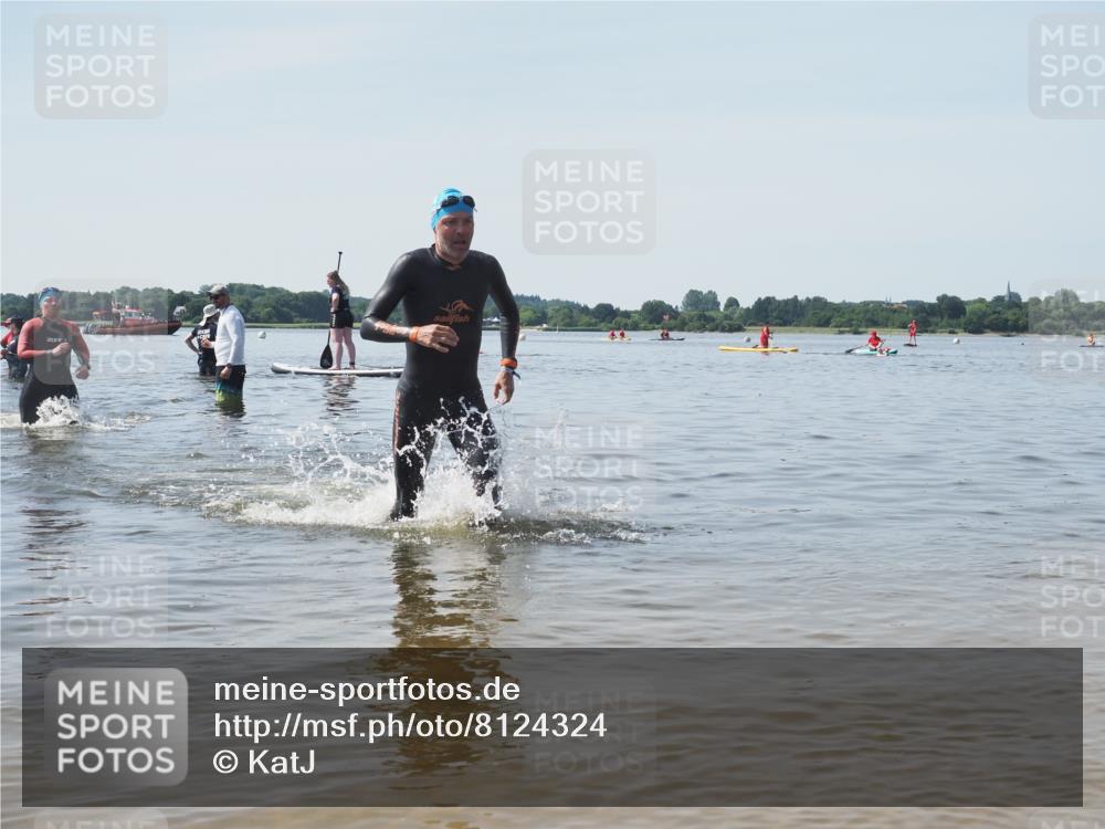 22.06.2025 - Viking Triathlon KatJ http://msf.ph/oto/8124324 22.06.2025 10:59:32 Schwimmen 459, 476 meine-sportfotos.de