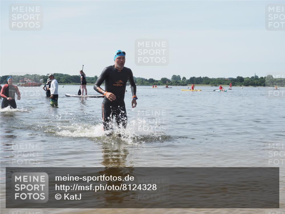 22.06.2025 - Viking Triathlon KatJ http://msf.ph/oto/8124328 22.06.2025 10:59:32 Schwimmen 459, 476 meine-sportfotos.de