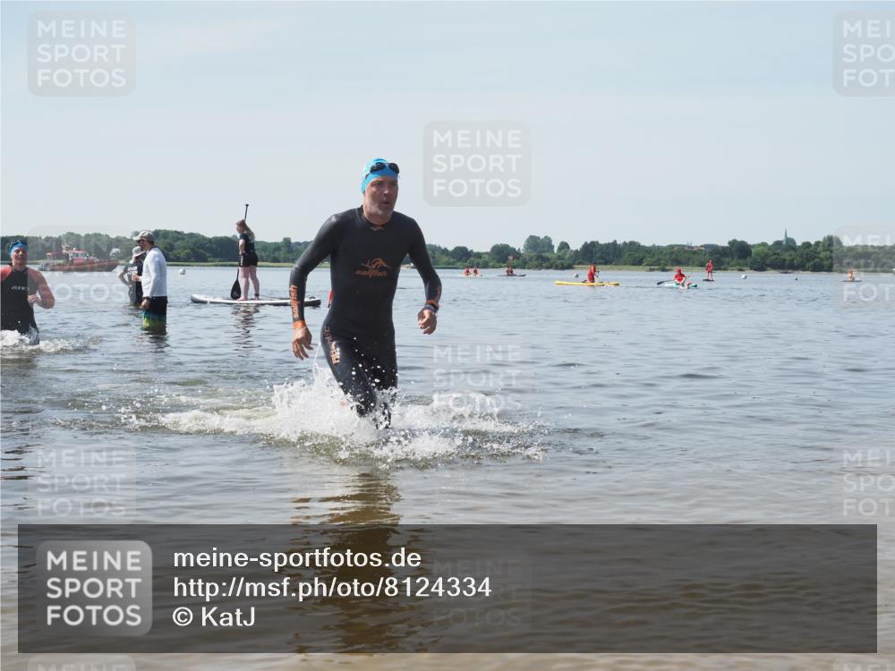 22.06.2025 - Viking Triathlon KatJ http://msf.ph/oto/8124334 22.06.2025 10:59:32 Schwimmen 459, 476 meine-sportfotos.de