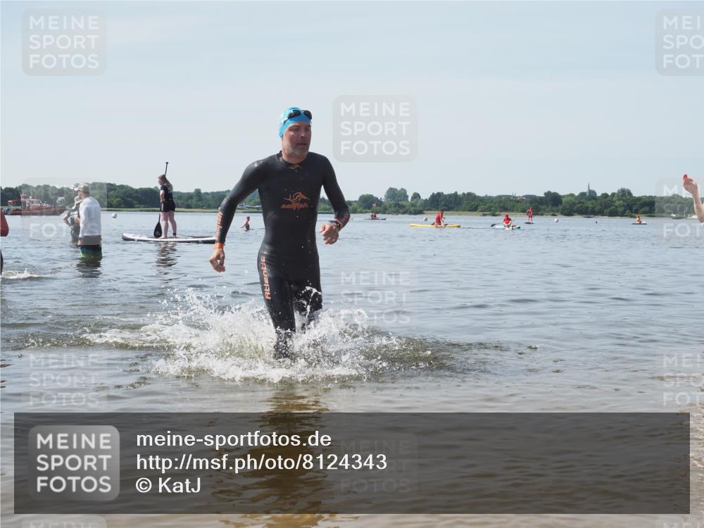 22.06.2025 - Viking Triathlon KatJ http://msf.ph/oto/8124343 22.06.2025 10:59:32 Schwimmen 459, 476 meine-sportfotos.de