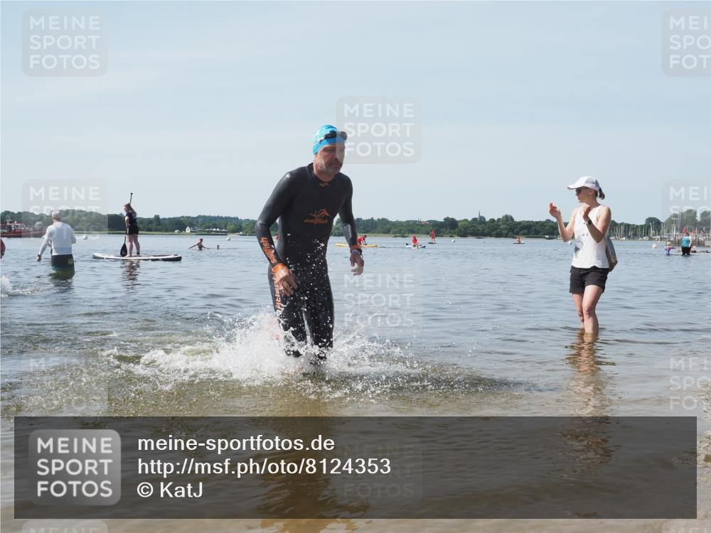 22.06.2025 - Viking Triathlon KatJ http://msf.ph/oto/8124353 22.06.2025 10:59:33 Schwimmen 459, 476 meine-sportfotos.de