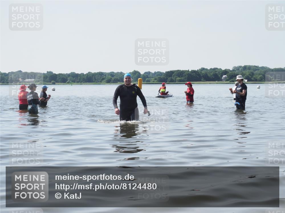 22.06.2025 - Viking Triathlon KatJ http://msf.ph/oto/8124480 22.06.2025 11:06:10 Schwimmen 303 meine-sportfotos.de