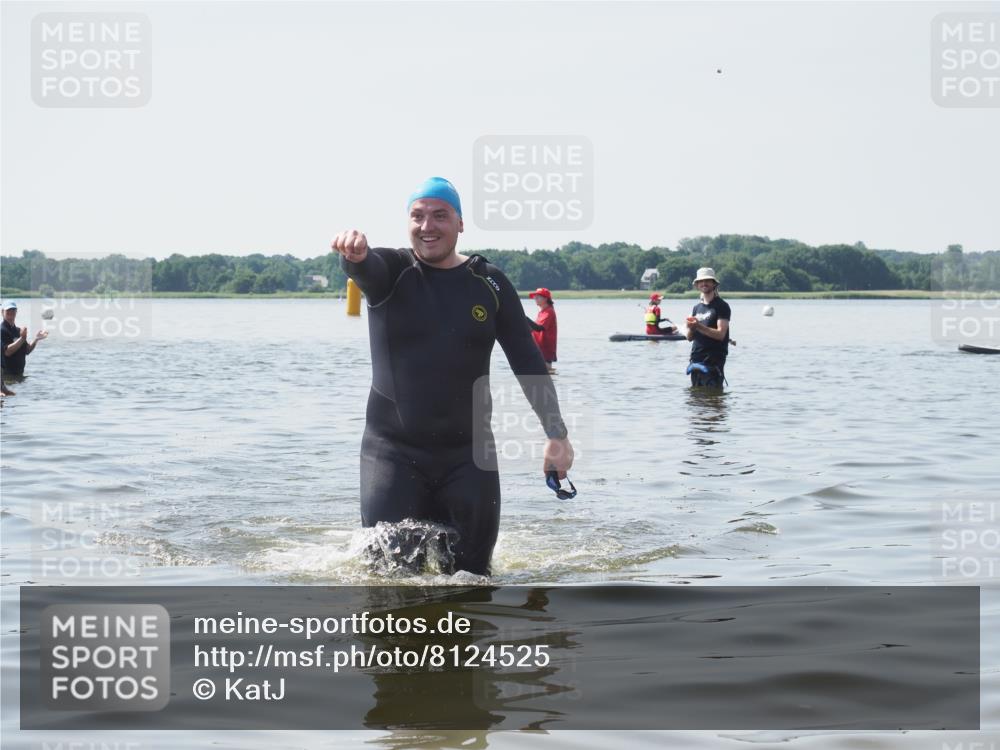 22.06.2025 - Viking Triathlon KatJ http://msf.ph/oto/8124525 22.06.2025 11:06:18 Schwimmen 303 meine-sportfotos.de