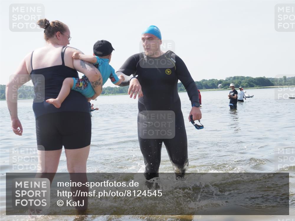 22.06.2025 - Viking Triathlon KatJ http://msf.ph/oto/8124545 22.06.2025 11:06:21 Schwimmen 303 meine-sportfotos.de