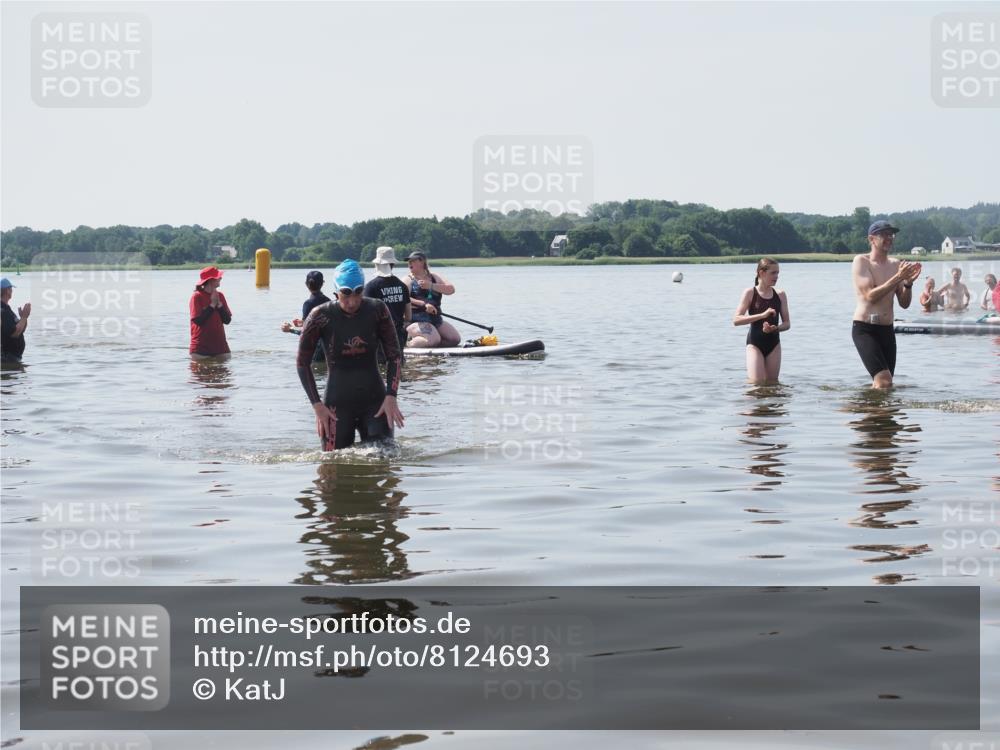 22.06.2025 - Viking Triathlon KatJ http://msf.ph/oto/8124693 22.06.2025 11:14:18 Schwimmen 405 meine-sportfotos.de