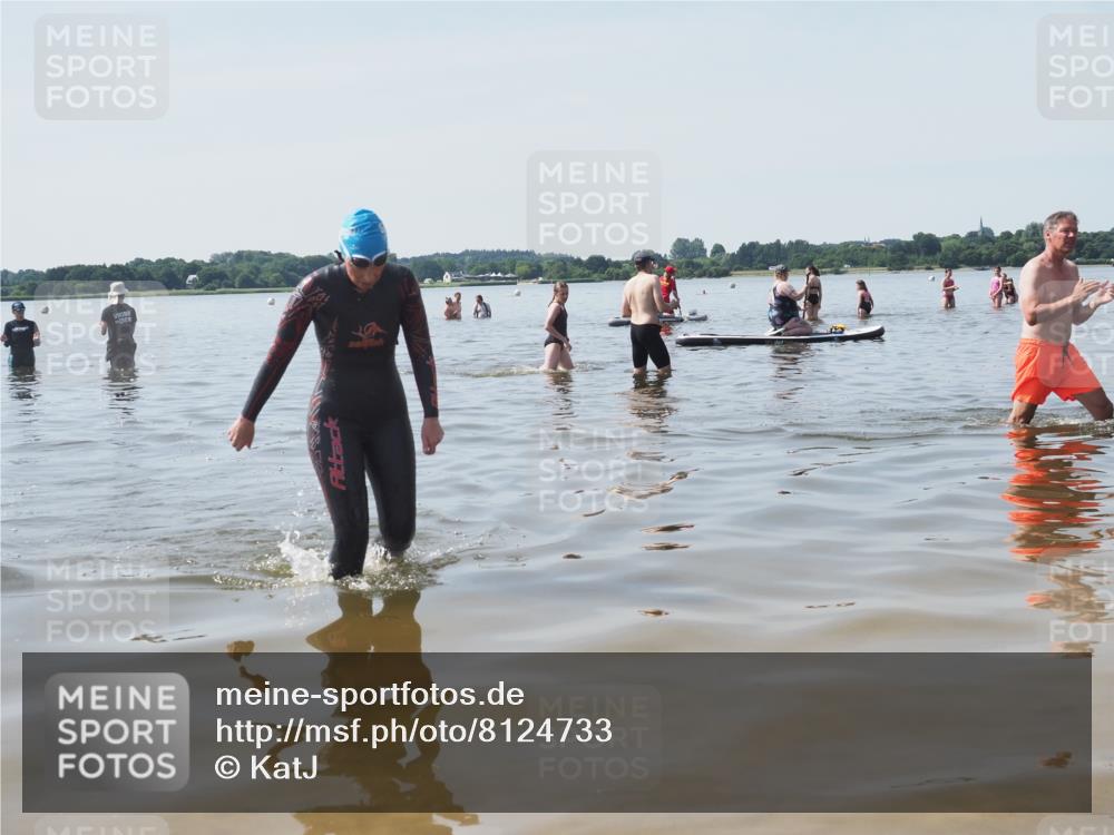 22.06.2025 - Viking Triathlon KatJ http://msf.ph/oto/8124733 22.06.2025 11:14:29 Schwimmen 405 meine-sportfotos.de