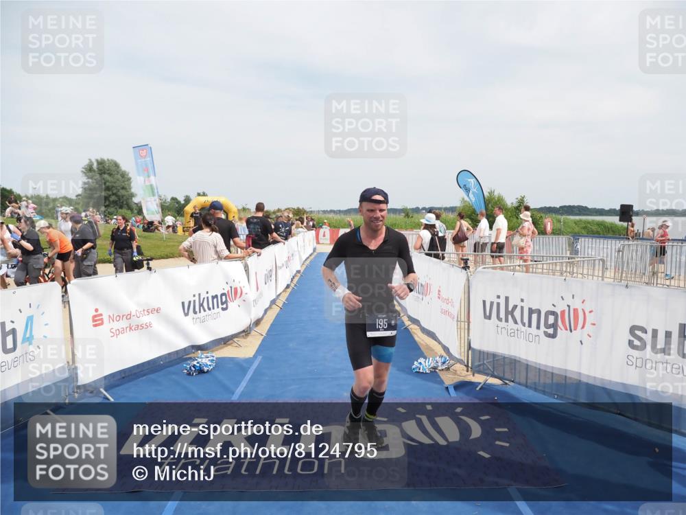 22.06.2025 - Viking Triathlon MichiJ http://msf.ph/oto/8124795 22.06.2025 15:15:14 Ziel 195 meine-sportfotos.de