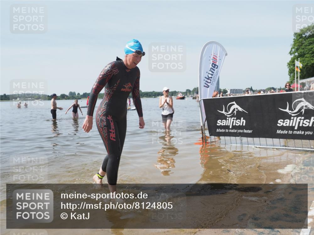 22.06.2025 - Viking Triathlon KatJ http://msf.ph/oto/8124805 22.06.2025 11:14:33 Schwimmen 405 meine-sportfotos.de