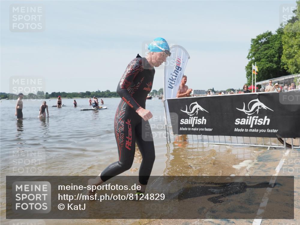 22.06.2025 - Viking Triathlon KatJ http://msf.ph/oto/8124829 22.06.2025 11:14:33 Schwimmen 405 meine-sportfotos.de