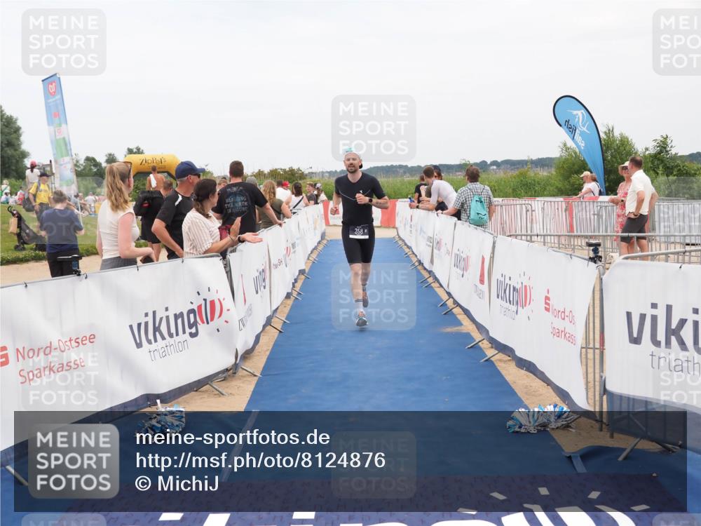 22.06.2025 - Viking Triathlon MichiJ http://msf.ph/oto/8124876 22.06.2025 15:19:28 Ziel 358 meine-sportfotos.de