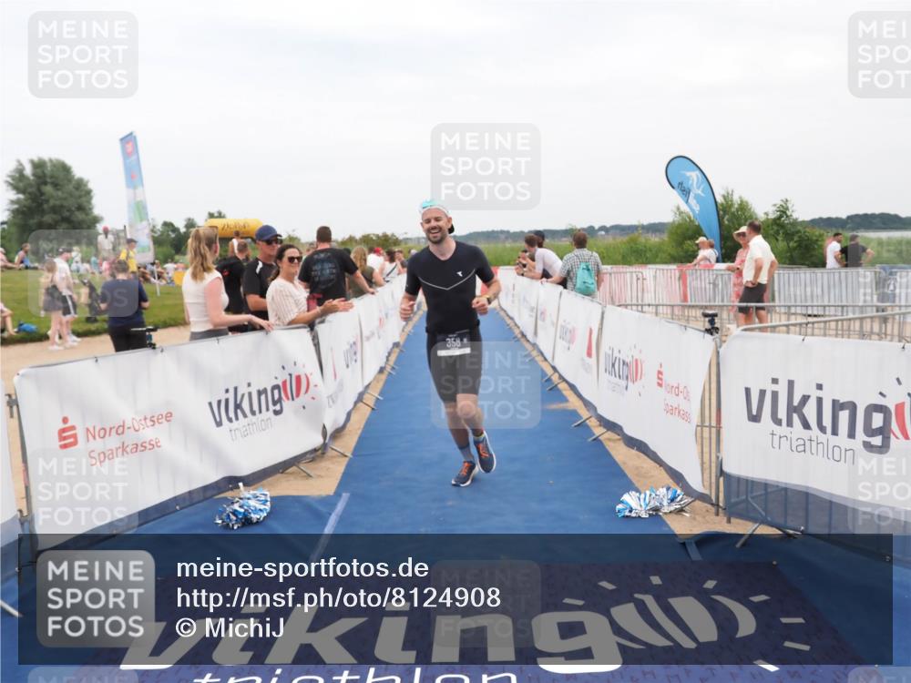 22.06.2025 - Viking Triathlon MichiJ http://msf.ph/oto/8124908 22.06.2025 15:19:29 Ziel 358 meine-sportfotos.de