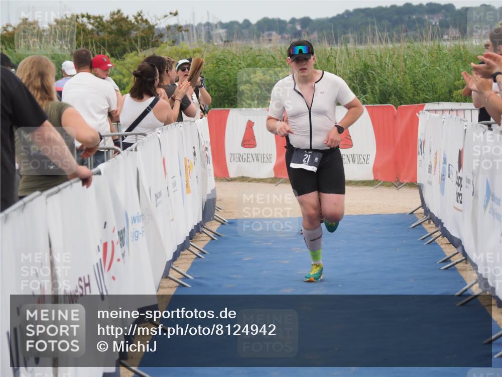 22.06.2025 - Viking Triathlon MichiJ http://msf.ph/oto/8124942 22.06.2025 15:19:33 Ziel 21, 358, 387 meine-sportfotos.de