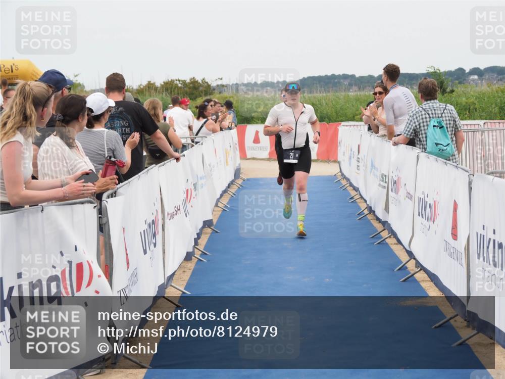 22.06.2025 - Viking Triathlon MichiJ http://msf.ph/oto/8124979 22.06.2025 15:19:34 Ziel 21, 358, 387 meine-sportfotos.de