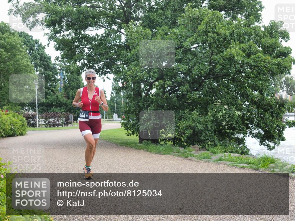 22.06.2025 - Viking Triathlon KatJ http://msf.ph/oto/8125034 22.06.2025 15:26:32 Laufen 484 meine-sportfotos.de
