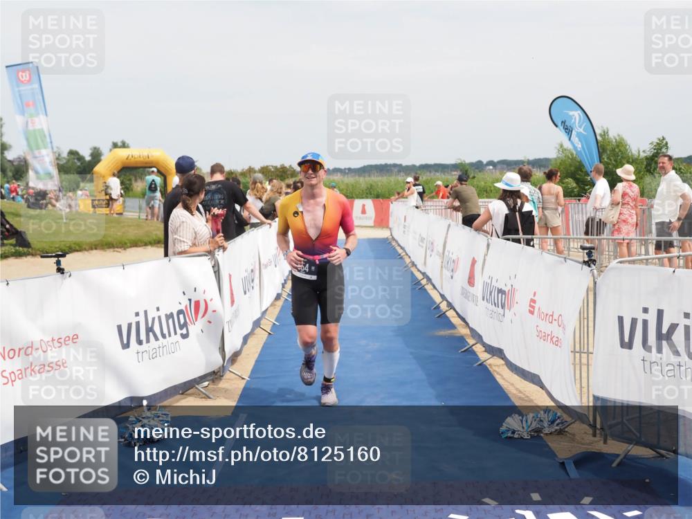 22.06.2025 - Viking Triathlon MichiJ http://msf.ph/oto/8125160 22.06.2025 15:15:46 Ziel 554 meine-sportfotos.de