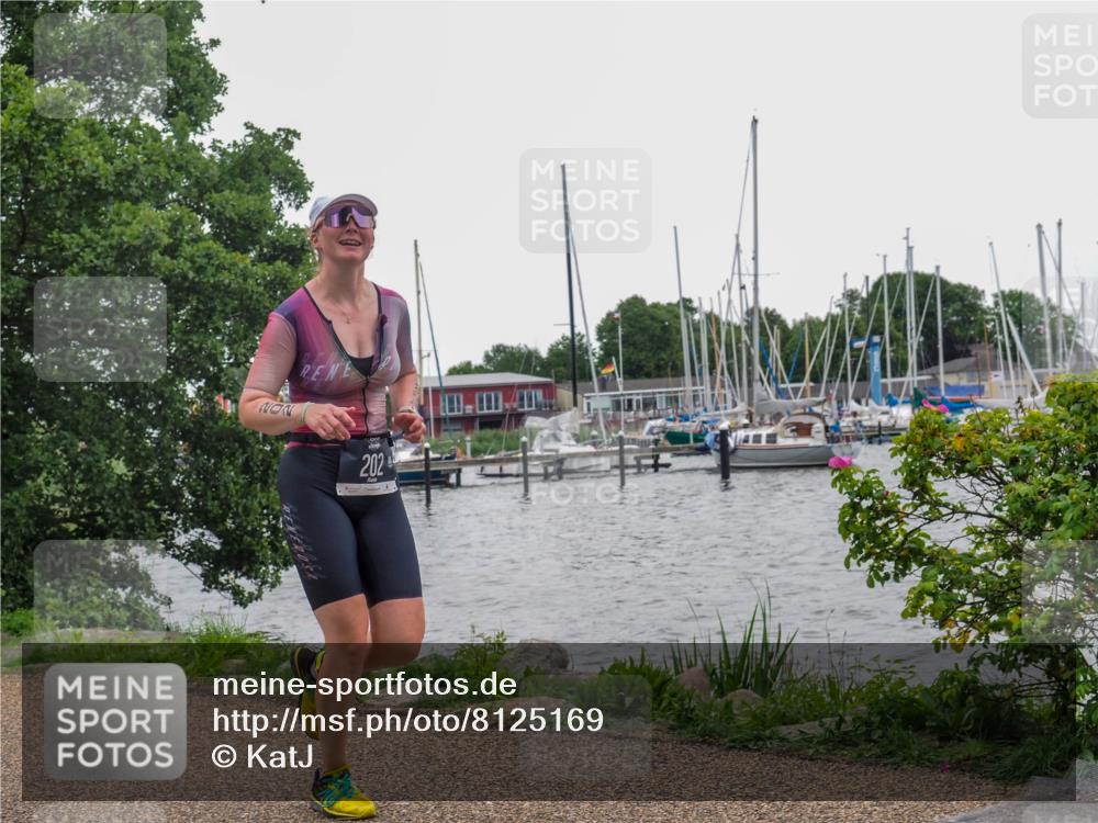 22.06.2025 - Viking Triathlon KatJ http://msf.ph/oto/8125169 22.06.2025 15:27:01 Laufen 202 meine-sportfotos.de