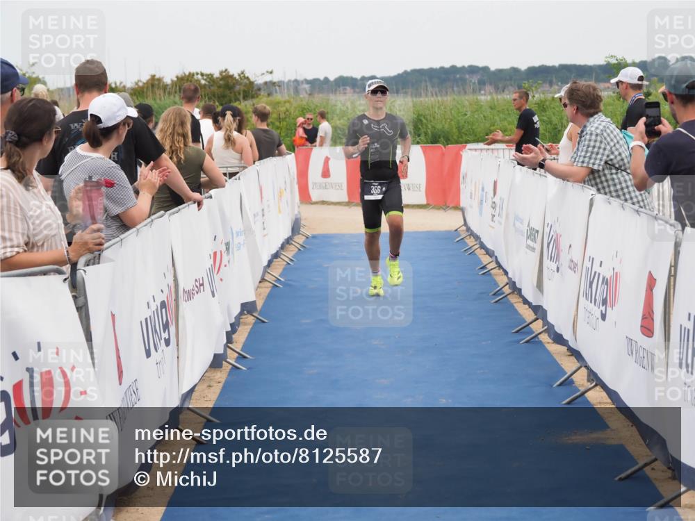 22.06.2025 - Viking Triathlon MichiJ http://msf.ph/oto/8125587 22.06.2025 15:20:59 Ziel 356 meine-sportfotos.de