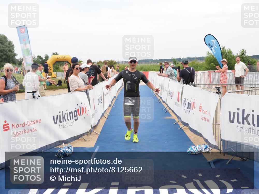 22.06.2025 - Viking Triathlon MichiJ http://msf.ph/oto/8125662 22.06.2025 15:21:01 Ziel 356 meine-sportfotos.de