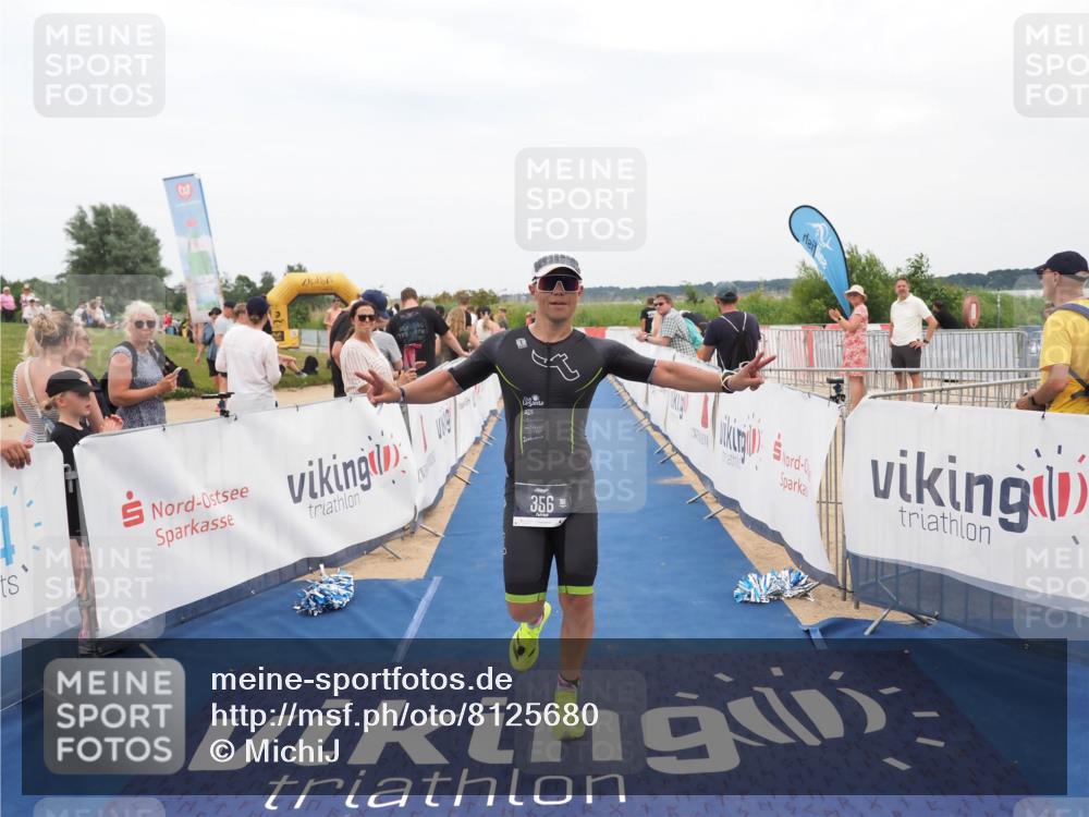 22.06.2025 - Viking Triathlon MichiJ http://msf.ph/oto/8125680 22.06.2025 15:21:01 Ziel 356 meine-sportfotos.de