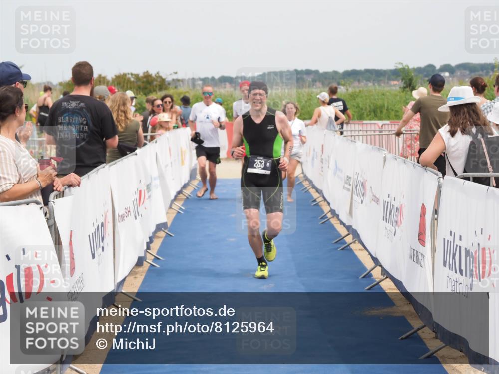 22.06.2025 - Viking Triathlon MichiJ http://msf.ph/oto/8125964 22.06.2025 15:17:10 Ziel 253, 657 meine-sportfotos.de