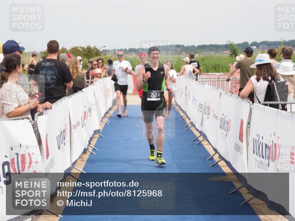 22.06.2025 - Viking Triathlon MichiJ http://msf.ph/oto/8125968 22.06.2025 15:17:11 Ziel 253, 657 meine-sportfotos.de