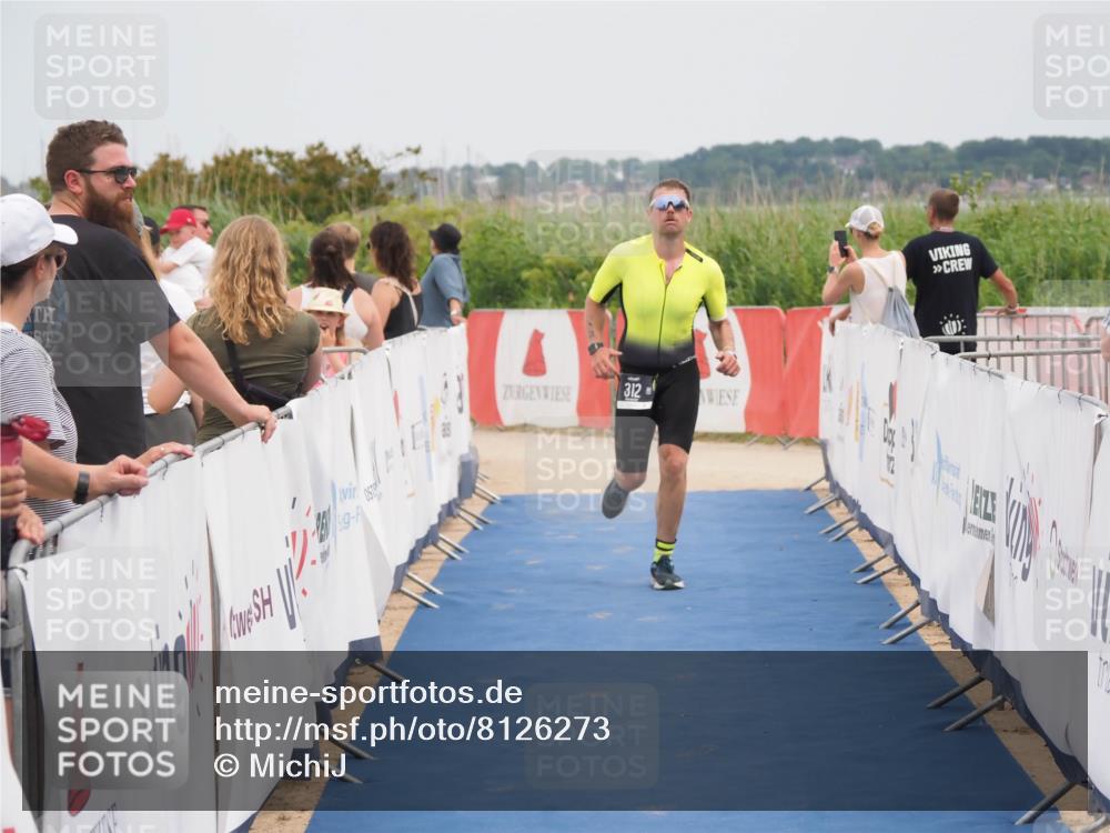 22.06.2025 - Viking Triathlon MichiJ http://msf.ph/oto/8126273 22.06.2025 15:17:55 Ziel 312 meine-sportfotos.de