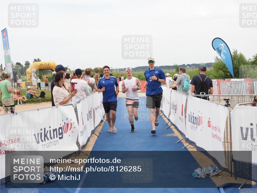22.06.2025 - Viking Triathlon MichiJ http://msf.ph/oto/8126285 22.06.2025 15:22:55 Ziel 658 meine-sportfotos.de