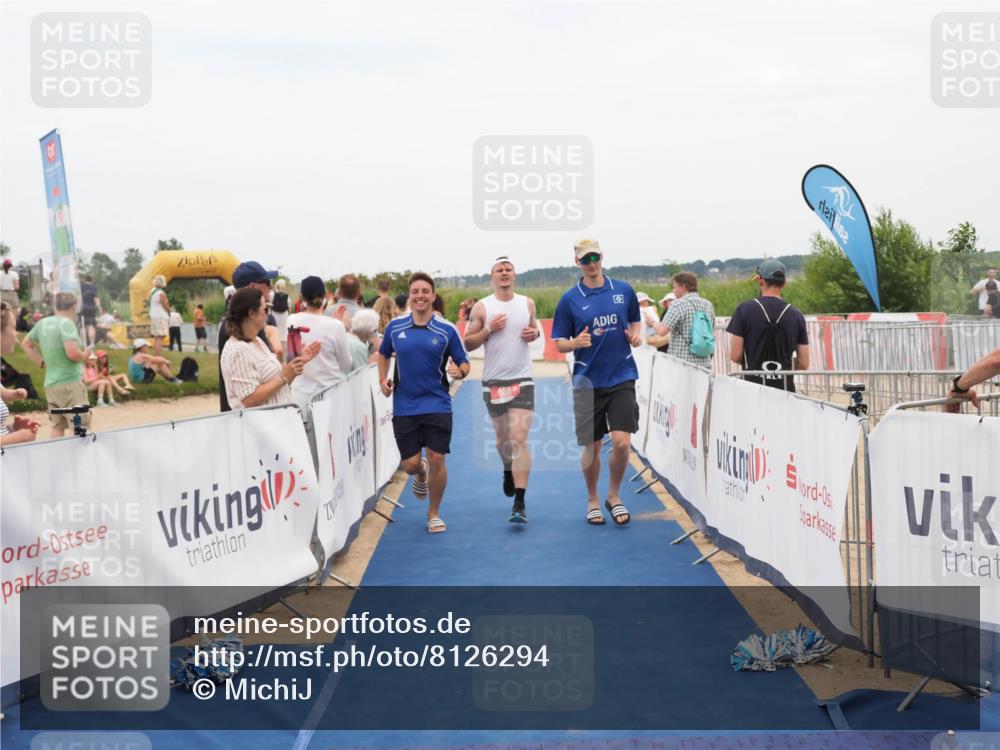 22.06.2025 - Viking Triathlon MichiJ http://msf.ph/oto/8126294 22.06.2025 15:22:55 Ziel 658 meine-sportfotos.de