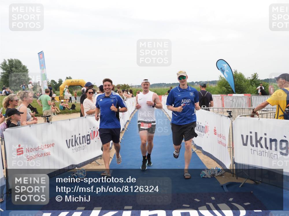 22.06.2025 - Viking Triathlon MichiJ http://msf.ph/oto/8126324 22.06.2025 15:22:56 Ziel 658 meine-sportfotos.de