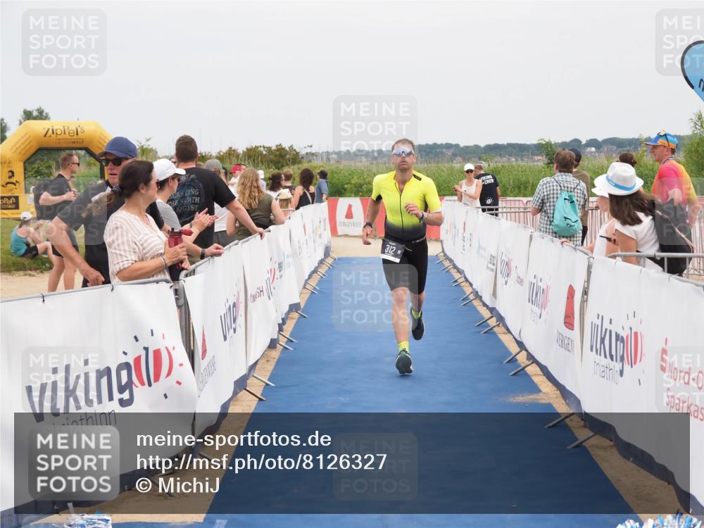 22.06.2025 - Viking Triathlon MichiJ http://msf.ph/oto/8126327 22.06.2025 15:17:57 Ziel 312 meine-sportfotos.de