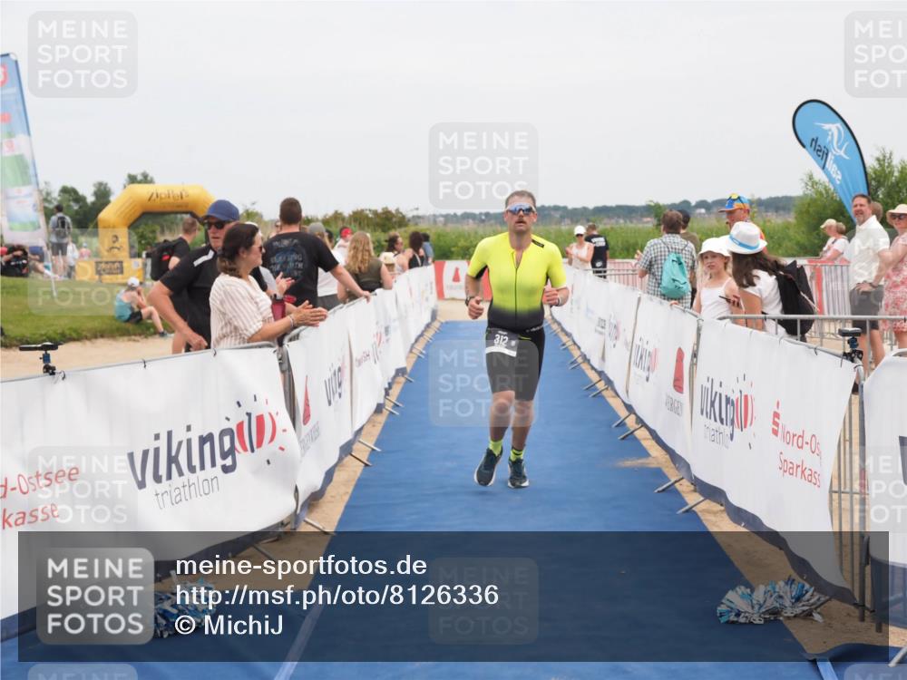 22.06.2025 - Viking Triathlon MichiJ http://msf.ph/oto/8126336 22.06.2025 15:17:57 Ziel 312 meine-sportfotos.de