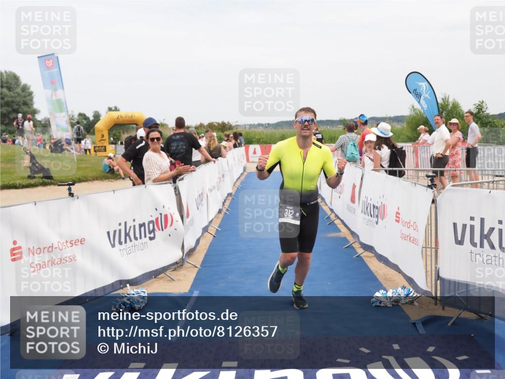 22.06.2025 - Viking Triathlon MichiJ http://msf.ph/oto/8126357 22.06.2025 15:17:58 Ziel 312 meine-sportfotos.de