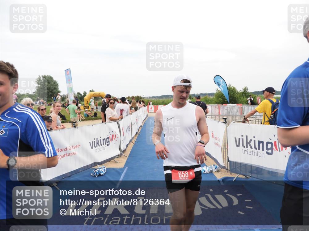 22.06.2025 - Viking Triathlon MichiJ http://msf.ph/oto/8126364 22.06.2025 15:22:58 Ziel 658 meine-sportfotos.de