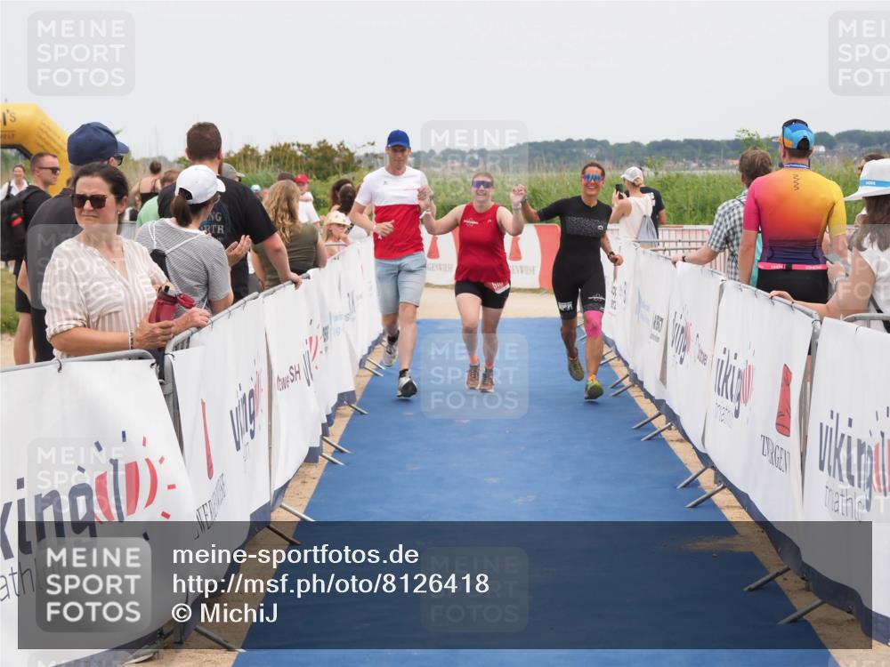22.06.2025 - Viking Triathlon MichiJ http://msf.ph/oto/8126418 22.06.2025 15:18:06 Ziel 616 meine-sportfotos.de
