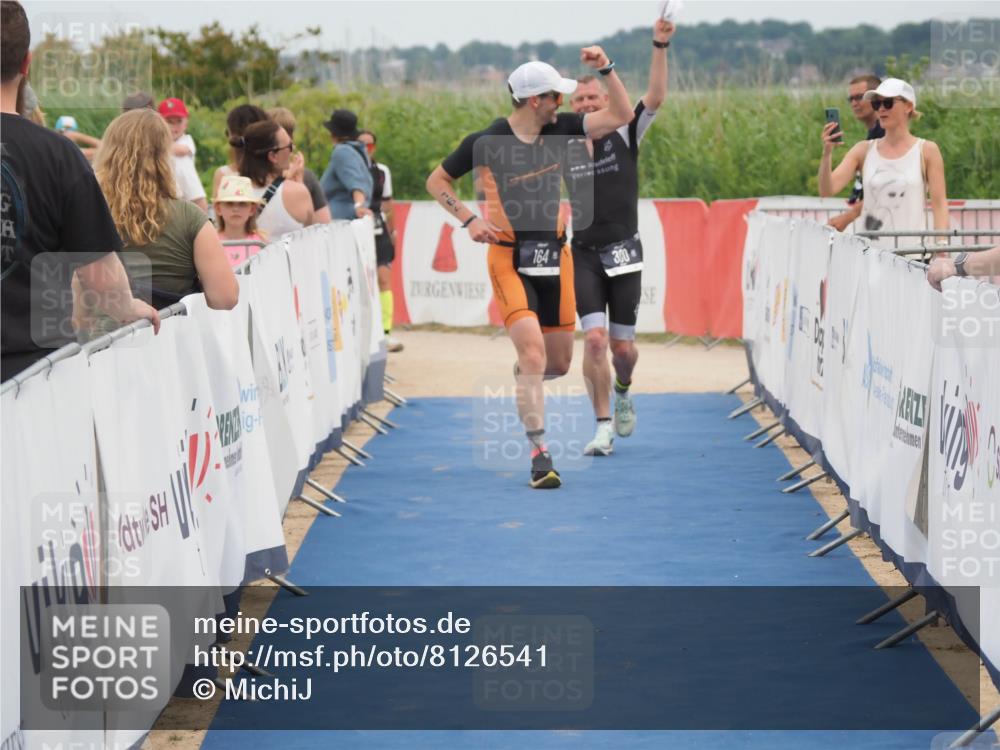 22.06.2025 - Viking Triathlon MichiJ http://msf.ph/oto/8126541 22.06.2025 15:18:14 Ziel 164, 300 meine-sportfotos.de