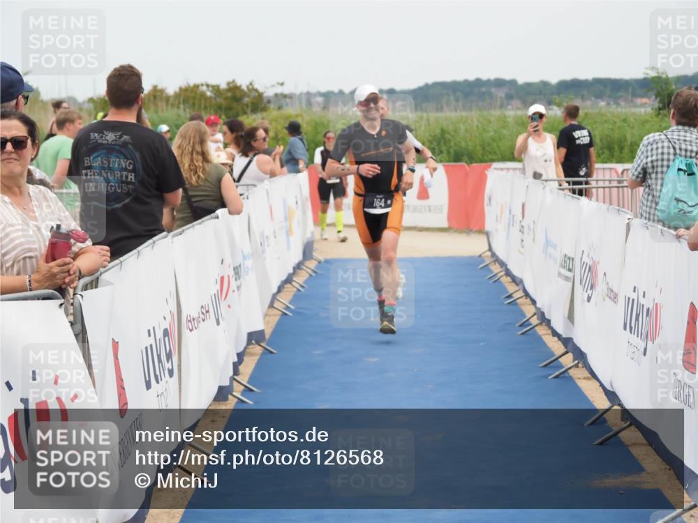22.06.2025 - Viking Triathlon MichiJ http://msf.ph/oto/8126568 22.06.2025 15:18:15 Ziel 164, 300 meine-sportfotos.de