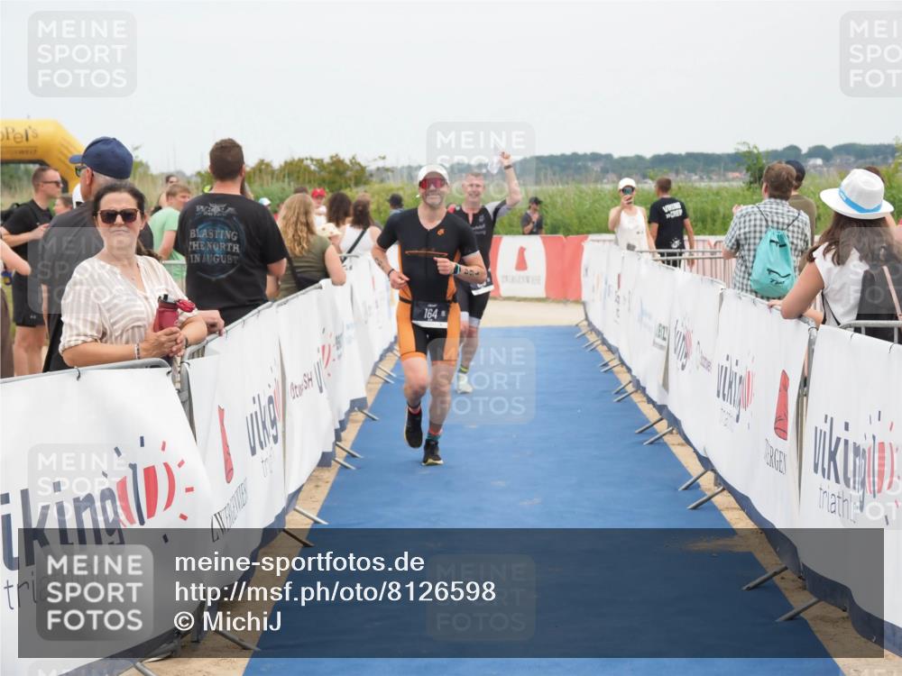22.06.2025 - Viking Triathlon MichiJ http://msf.ph/oto/8126598 22.06.2025 15:18:16 Ziel 164, 300 meine-sportfotos.de