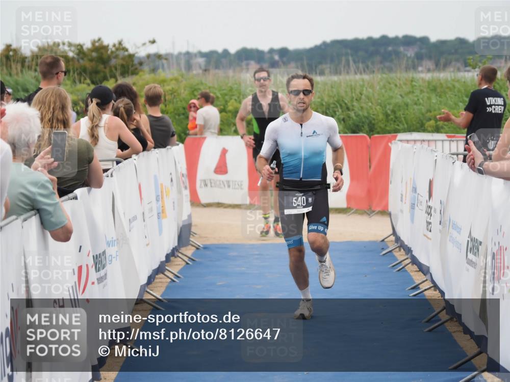 22.06.2025 - Viking Triathlon MichiJ http://msf.ph/oto/8126647 22.06.2025 15:24:03 Ziel 366, 540 meine-sportfotos.de