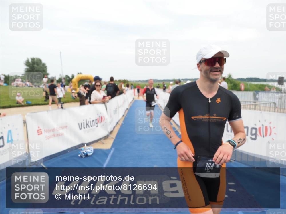 22.06.2025 - Viking Triathlon MichiJ http://msf.ph/oto/8126694 22.06.2025 15:18:19 Ziel 164, 300 meine-sportfotos.de