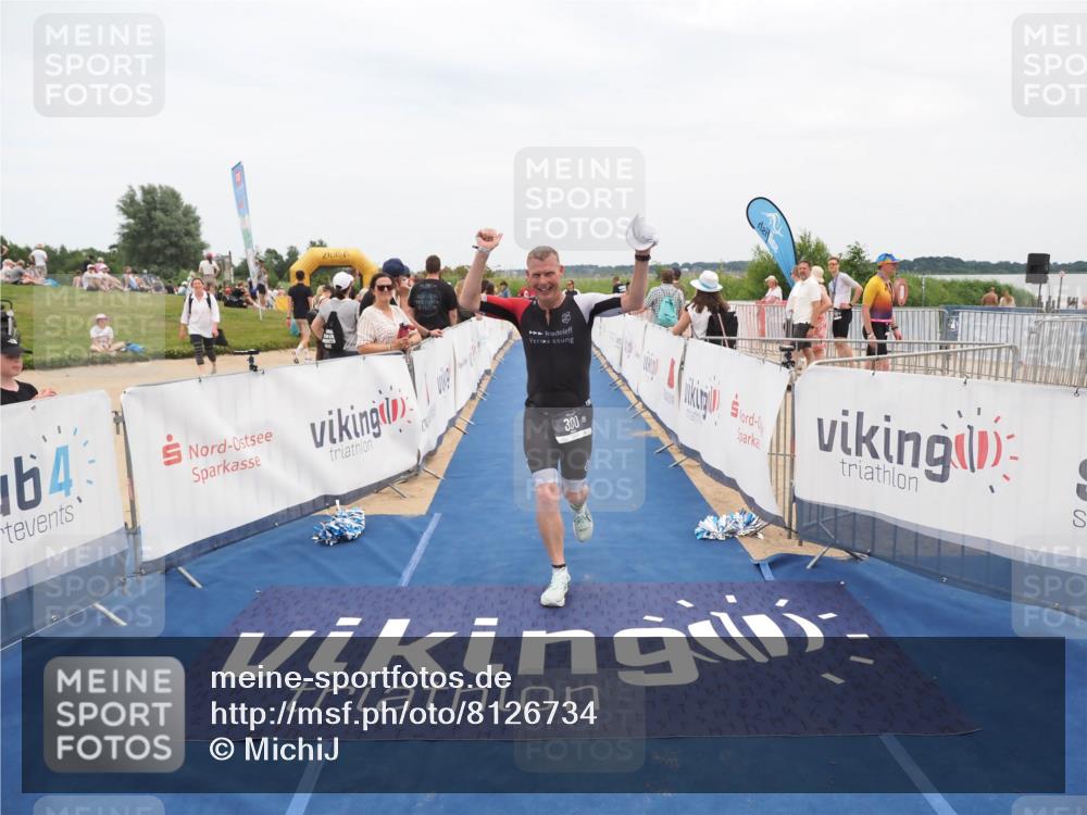 22.06.2025 - Viking Triathlon MichiJ http://msf.ph/oto/8126734 22.06.2025 15:18:21 Ziel 164, 235, 247, 300 meine-sportfotos.de