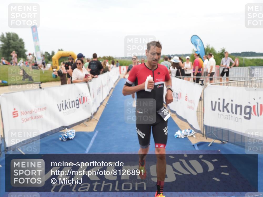22.06.2025 - Viking Triathlon MichiJ http://msf.ph/oto/8126891 22.06.2025 15:18:27 Ziel 235, 247, 399 meine-sportfotos.de