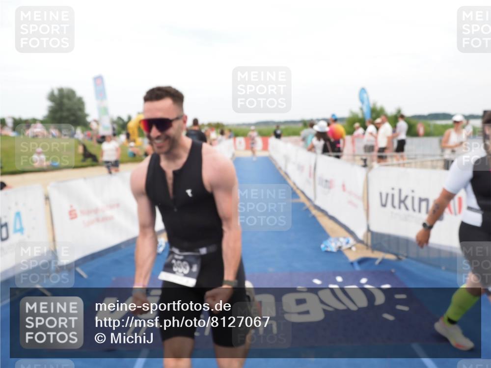 22.06.2025 - Viking Triathlon MichiJ http://msf.ph/oto/8127067 22.06.2025 15:18:35 Ziel 175, 399 meine-sportfotos.de
