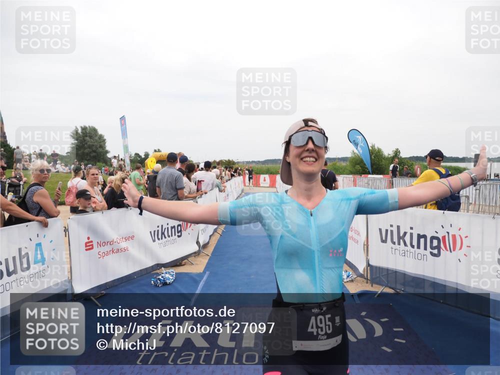 22.06.2025 - Viking Triathlon MichiJ http://msf.ph/oto/8127097 22.06.2025 15:24:20 Ziel 185, 495 meine-sportfotos.de