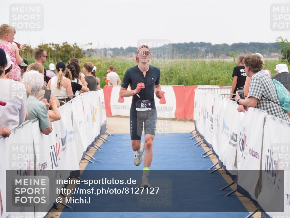 22.06.2025 - Viking Triathlon MichiJ http://msf.ph/oto/8127127 22.06.2025 15:24:24 Ziel 185 meine-sportfotos.de