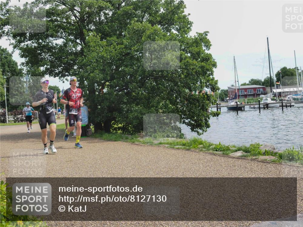 22.06.2025 - Viking Triathlon KatJ http://msf.ph/oto/8127130 22.06.2025 13:48:39 Laufen 428, 438 meine-sportfotos.de