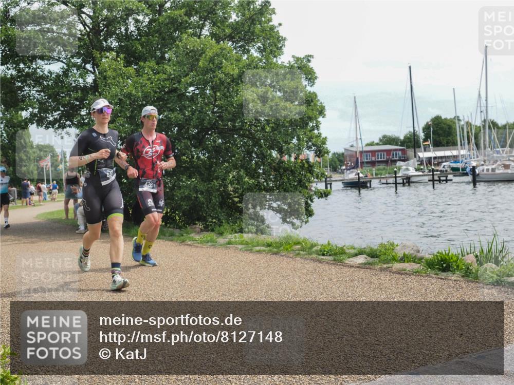22.06.2025 - Viking Triathlon KatJ http://msf.ph/oto/8127148 22.06.2025 13:48:39 Laufen 428, 438 meine-sportfotos.de