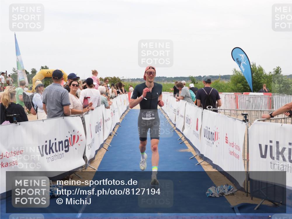 22.06.2025 - Viking Triathlon MichiJ http://msf.ph/oto/8127194 22.06.2025 15:24:27 Ziel 185 meine-sportfotos.de