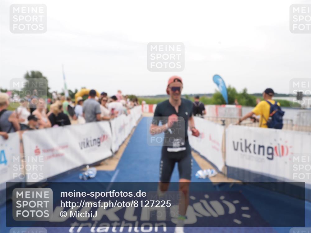 22.06.2025 - Viking Triathlon MichiJ http://msf.ph/oto/8127225 22.06.2025 15:24:27 Ziel 185 meine-sportfotos.de