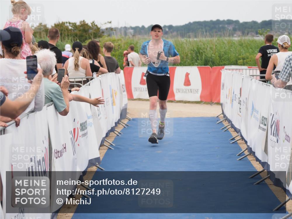 22.06.2025 - Viking Triathlon MichiJ http://msf.ph/oto/8127249 22.06.2025 15:24:34 Ziel 298 meine-sportfotos.de