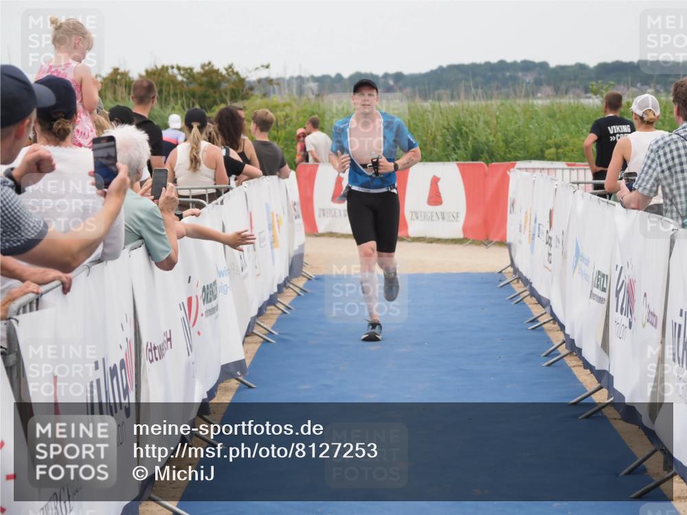 22.06.2025 - Viking Triathlon MichiJ http://msf.ph/oto/8127253 22.06.2025 15:24:35 Ziel 298 meine-sportfotos.de